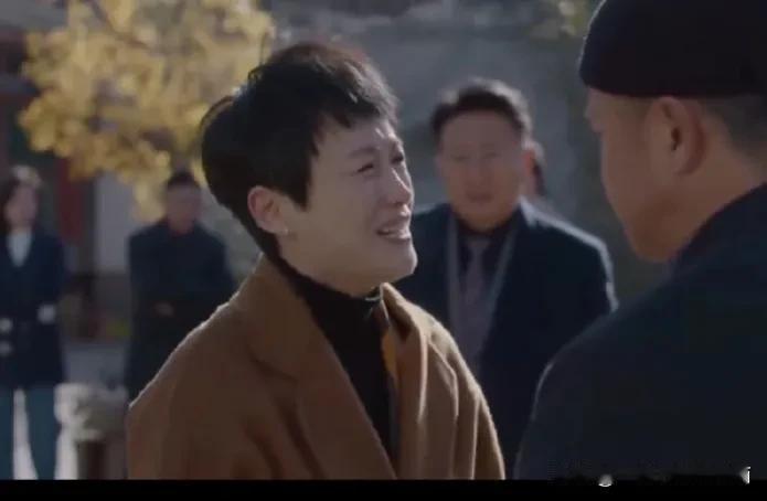 今天追剧，这男的突然出家了，媳妇接受不了。

问女人们一个问题，出家，或者出轨，