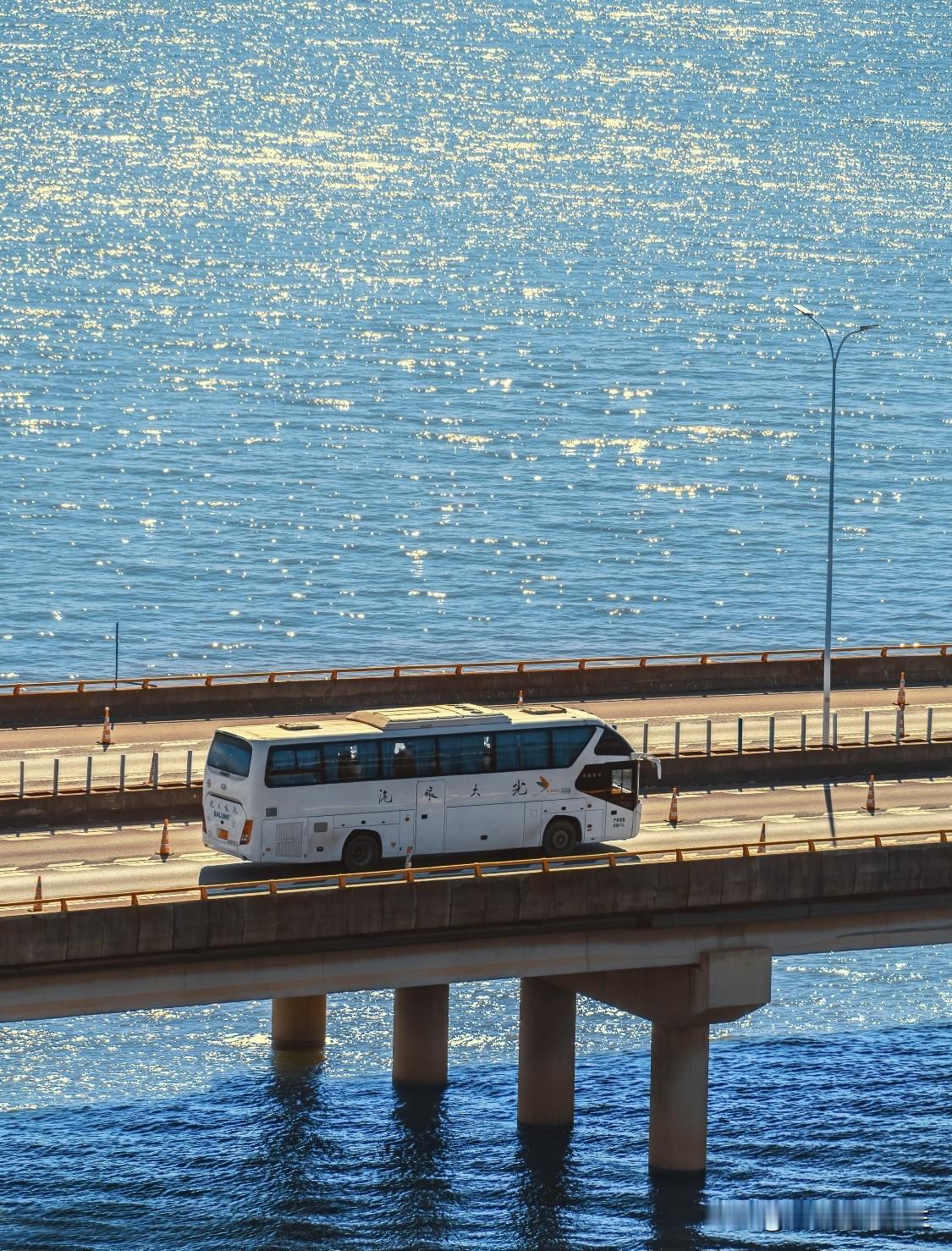 有人说：“不学车、不买车的人，都是人间清醒，因为车就是个消耗品，加油一次，等于买