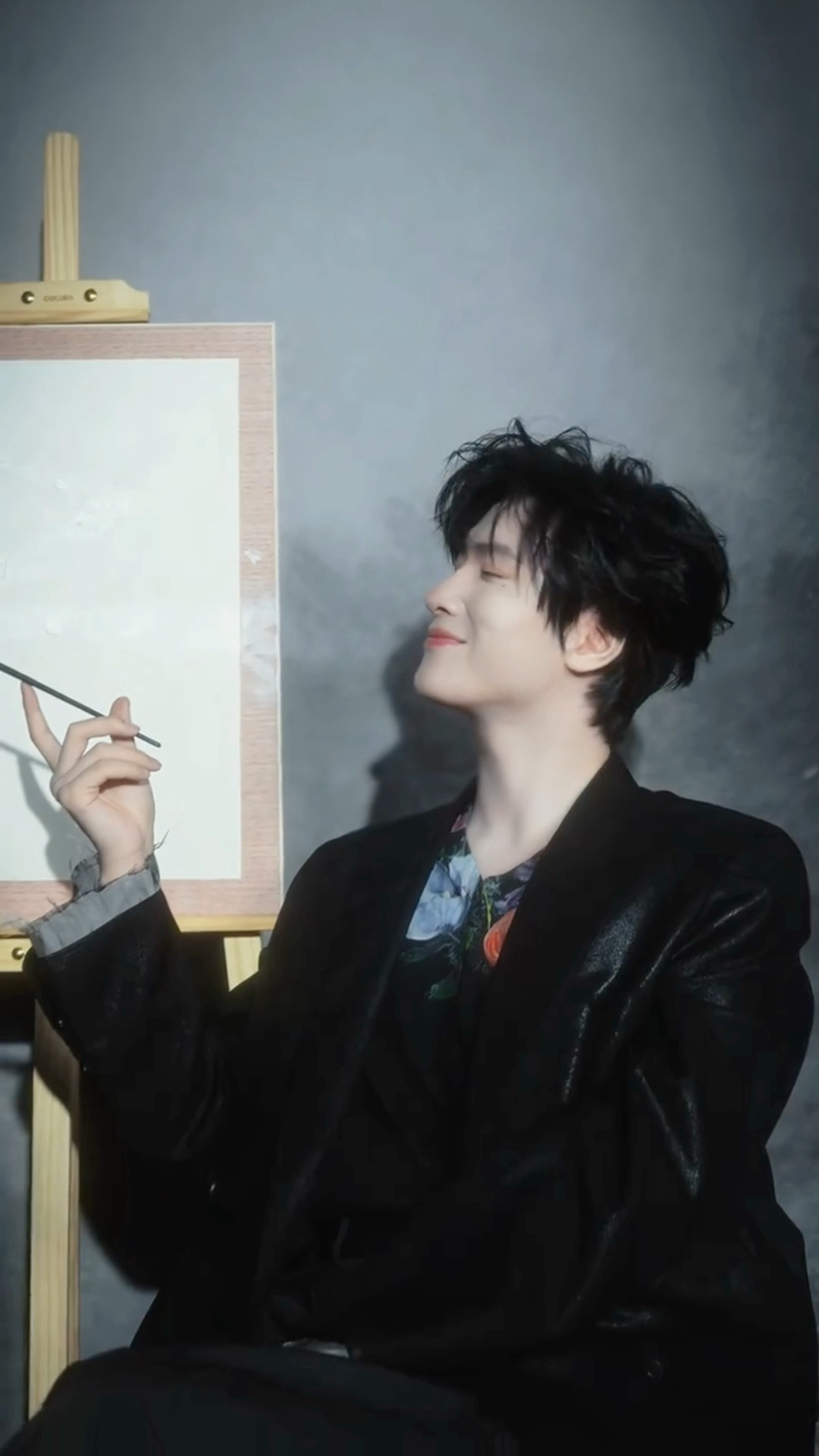 充满掌控欲，还有这个笑🥺展轩心动不留白，因为心动刘轩丞啊😗 