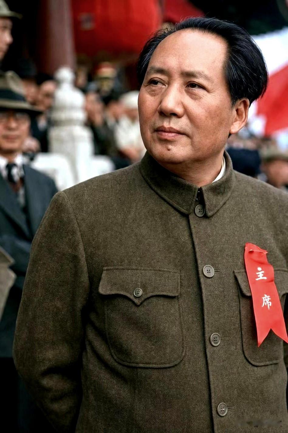 开国大典
1949年10月1日，毛主席在天安门城楼上宣布了新中国的成立，这一历史