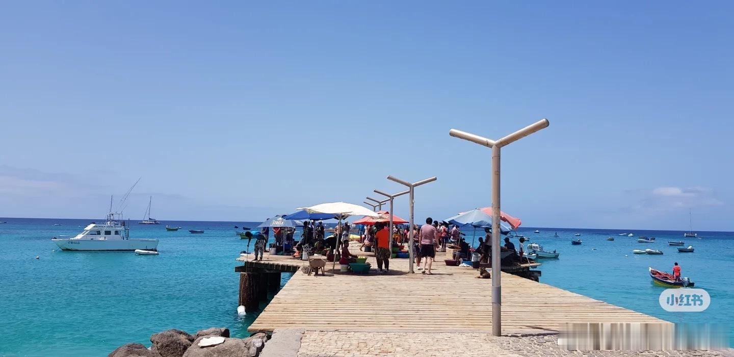 王冰冰问去佛得角旅游贵吗冰冰一句随口发问，戳中所有人心里的念想想去这座小众火山海
