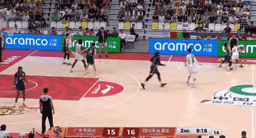 一个回合看清差距！胡明轩vs徐杰，防守端的天壤之别太扎心🔥
 
这一球，把胡明