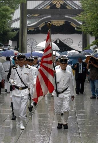 高市如果胆敢在8月15日参拜靖国神社，中国可能当天就会出台新的反制措施。如果高市