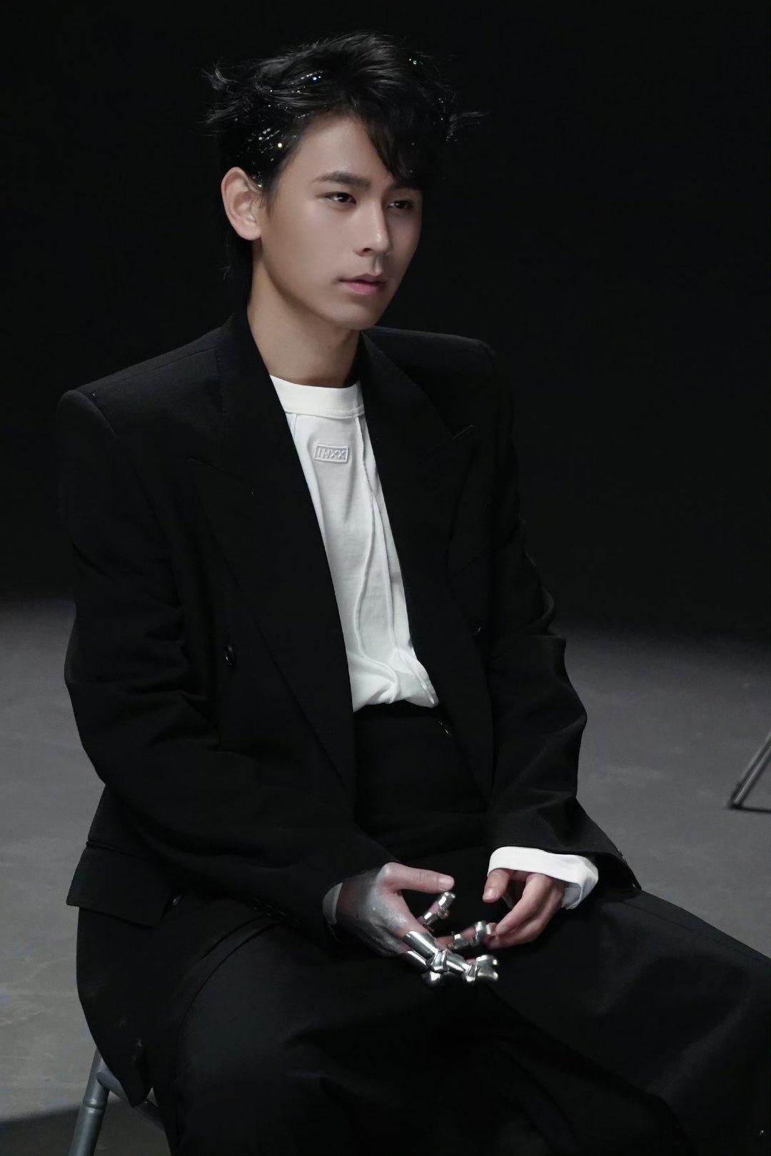 无畏NoFear 🍑心光自为引多远都无畏 多谢你如此精彩耀眼，做我平淡岁月里的