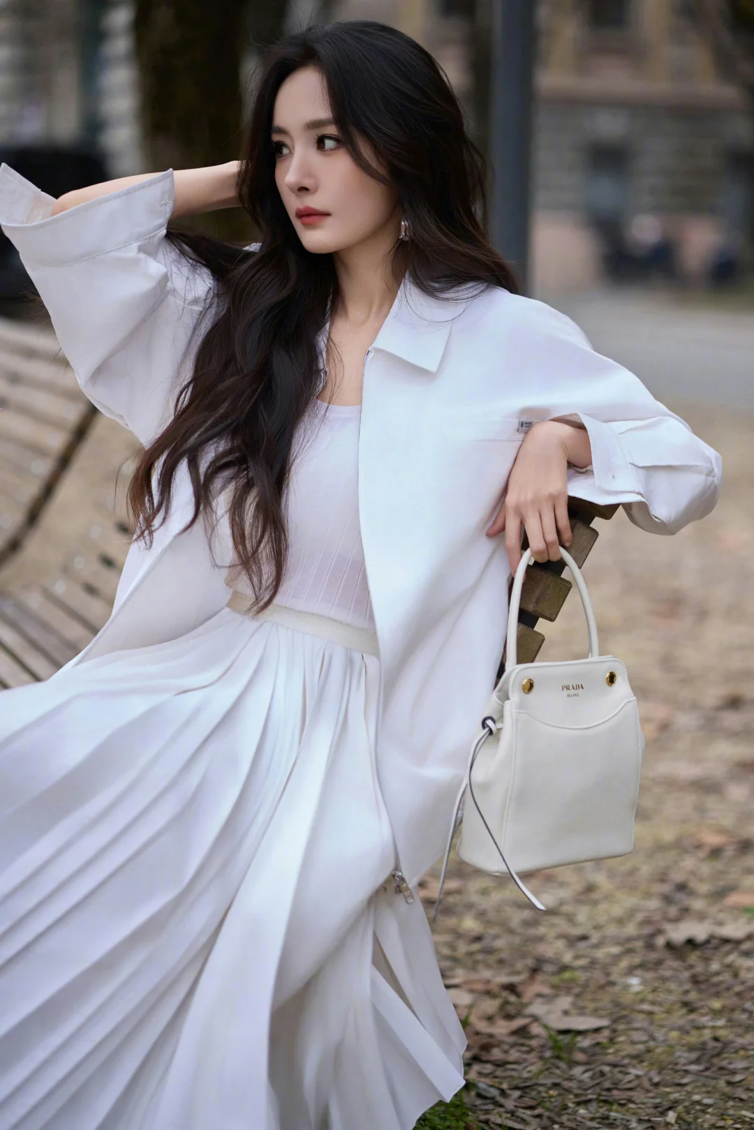 杨幂Prada秀场出发图