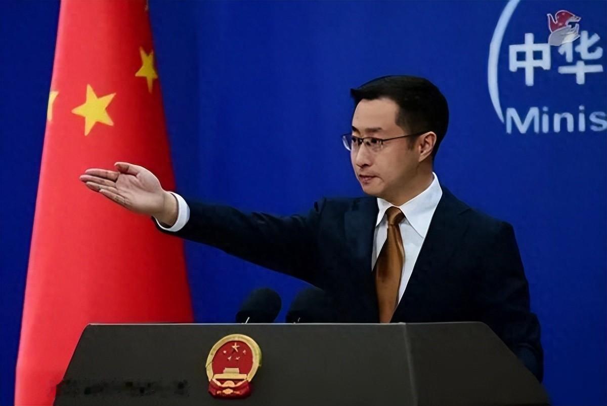 临近美国大选，特朗普对外公开表态，一口咬定中方会插手美国大选进程。面对这套凭空编