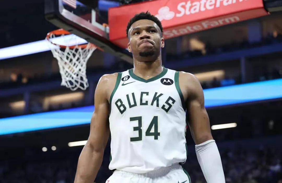 NBA今日球星红黑榜——球星点评
红黑榜单，明星表现，功过得失，一一点评。
今日