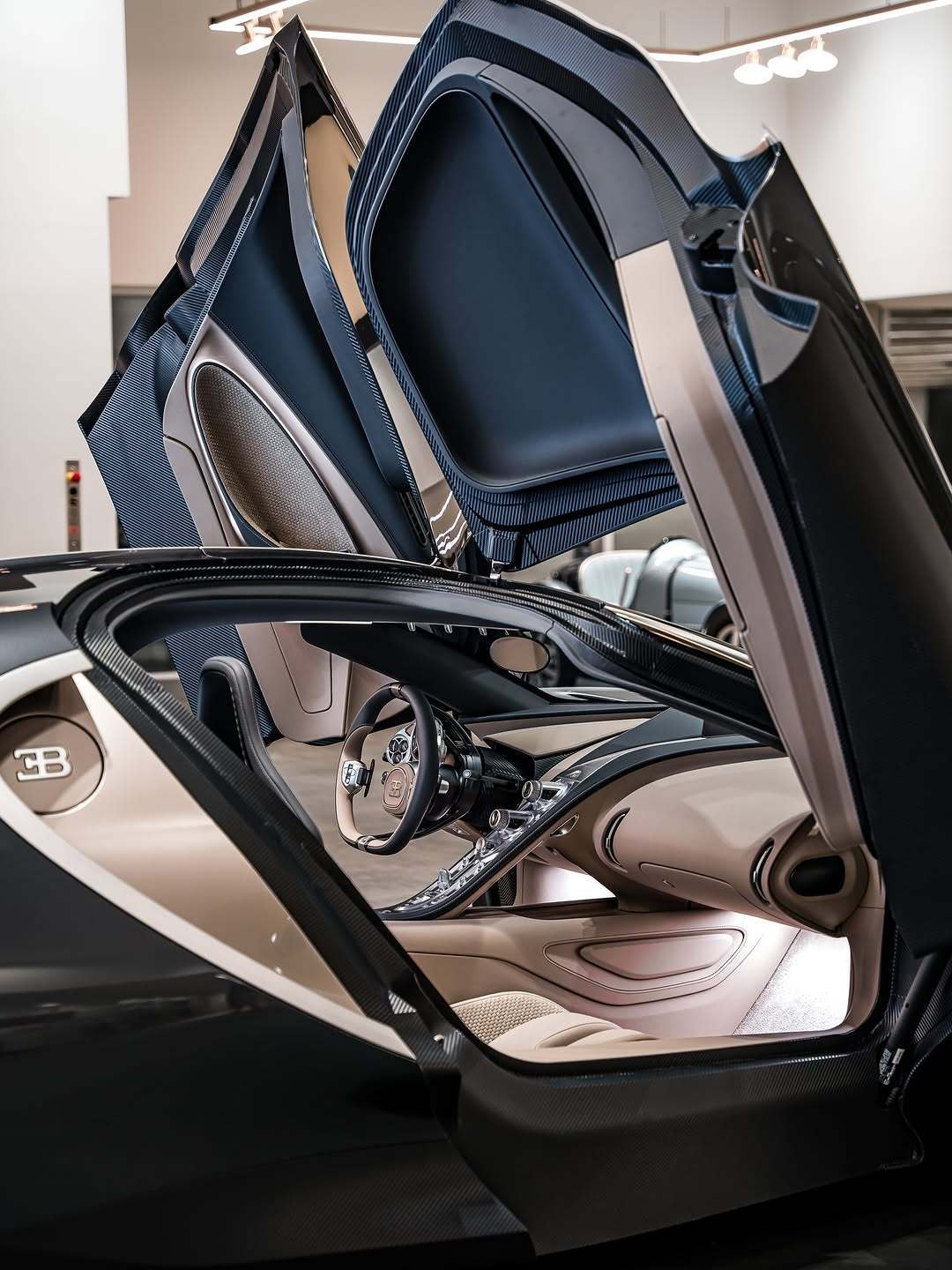 布加迪 Tourbillon