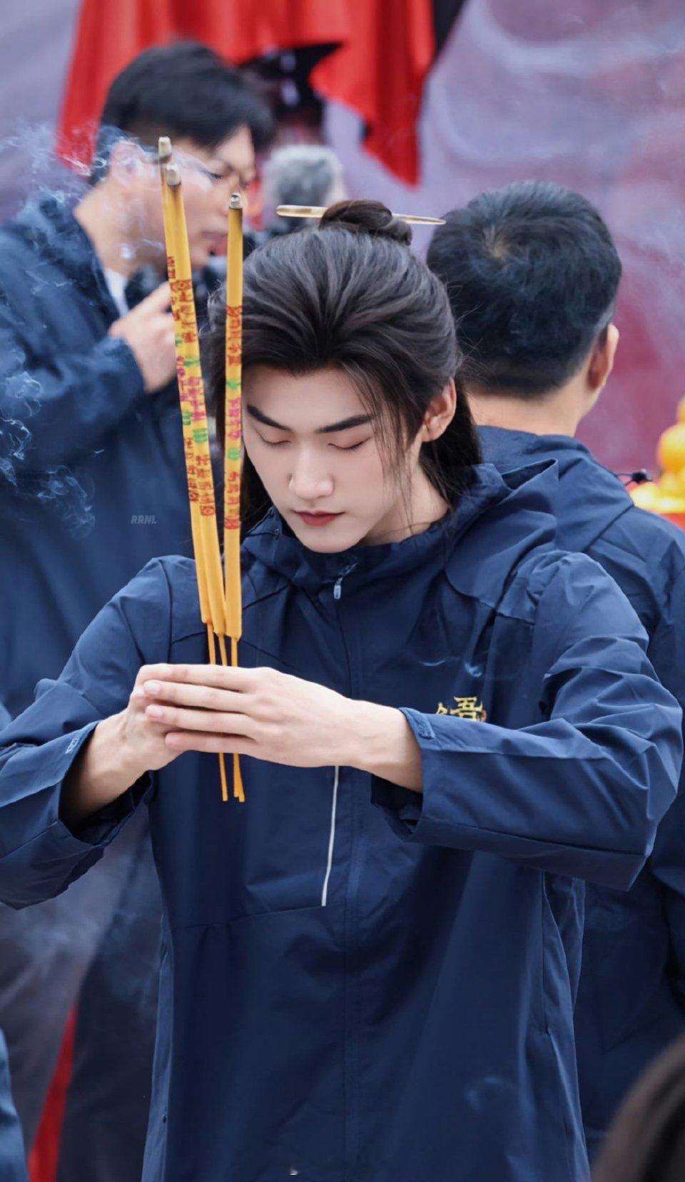 周柯宇、赵晴、夏之光《金吾不禁》开机生图 ​​​