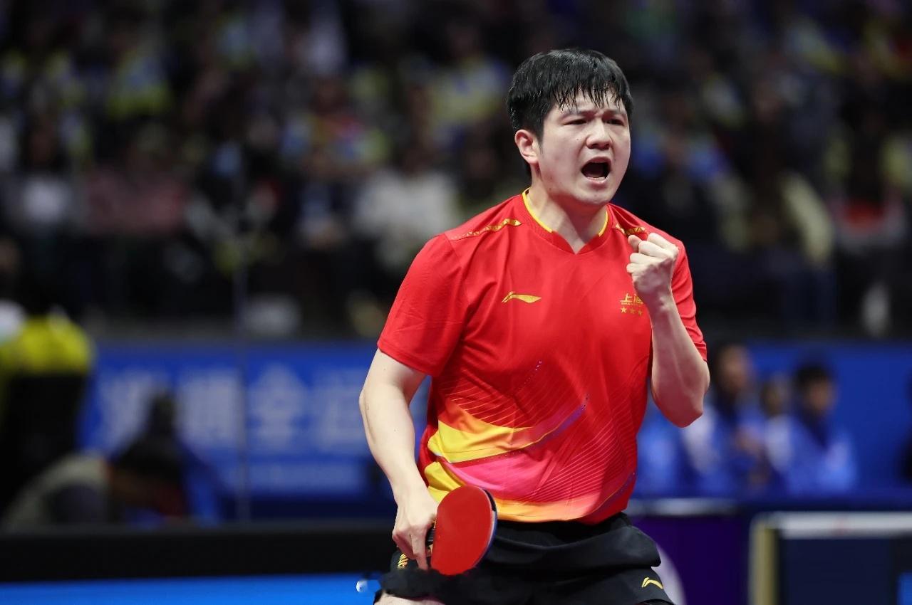 第十五届全运会乒乓球男单决赛第四局，樊振东11-4林诗栋，大比分4-1！恭喜樊振