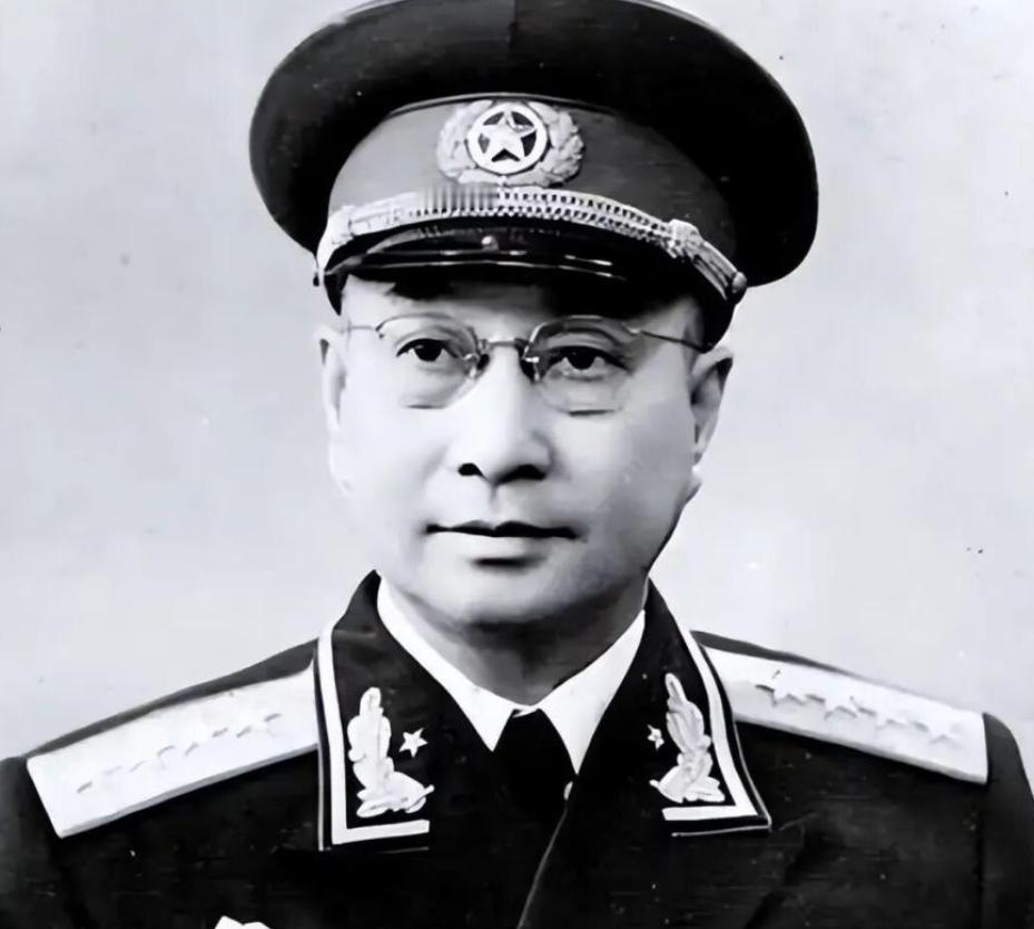 毛主席曾说过，他是靠一个“瞎子”和一个“瘸子”帮他打下了江山。“瞎子”是刘伯承，