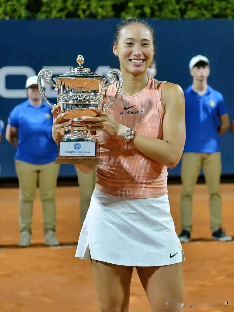 在北京时间7月22日凌晨结束的WTA250意大利巴勒莫站女子单打决赛中，卫冕冠军