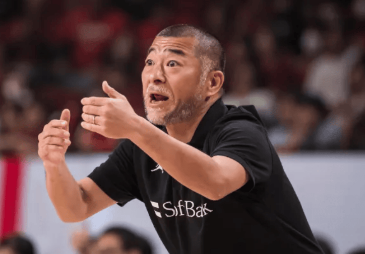 日本男篮昨日比赛失利，遭遇换帅后世界大赛首败