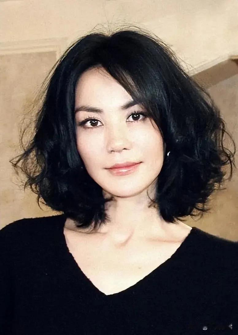 王菲现身蛇年春晚彩排，为何网络热度如此之高？


王菲，这位华语乐坛的传奇天后，