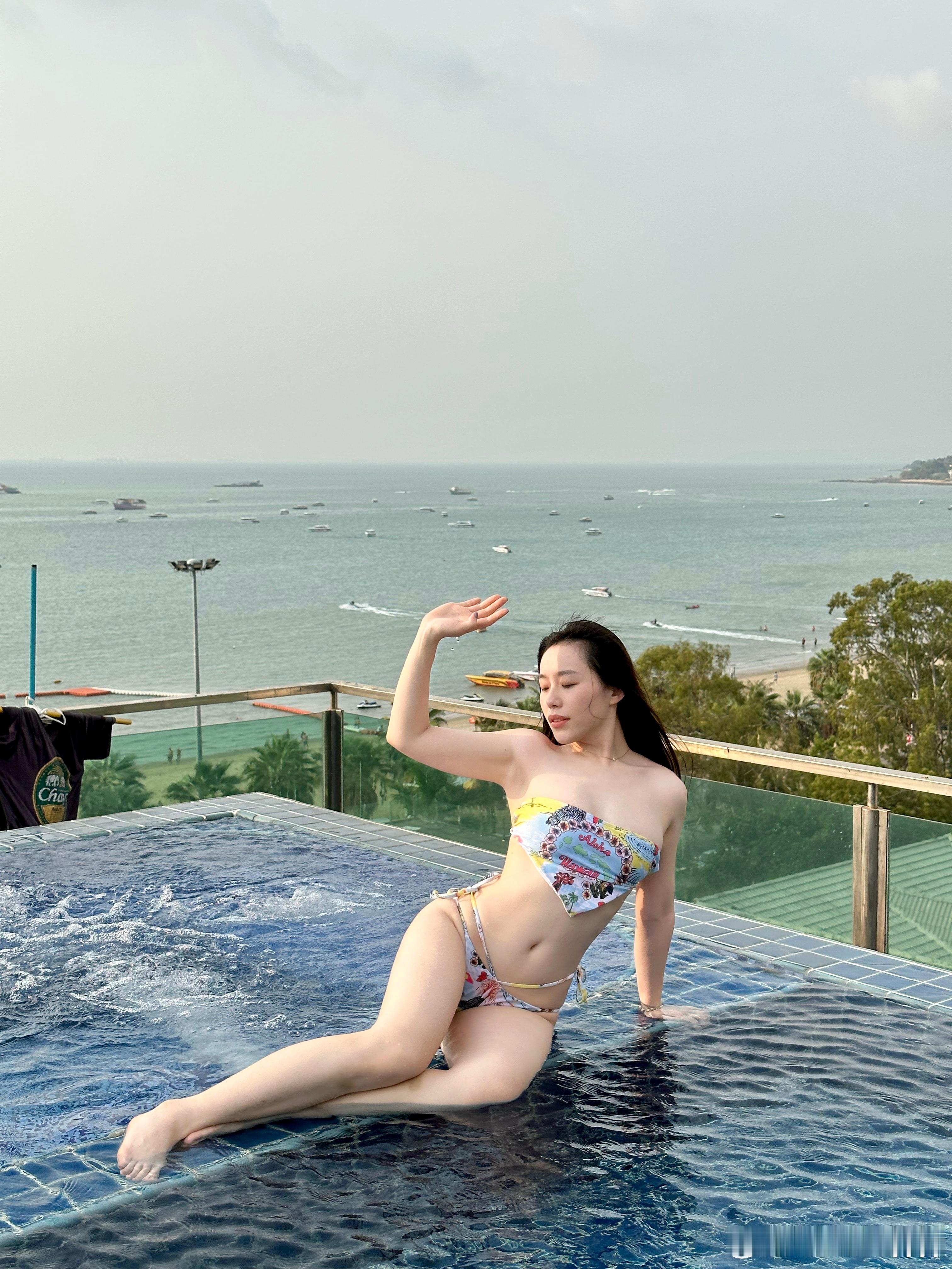 不要怀念夏天，要期待夏天。不过没事，铁锤姐姐一直在夏天。 ​​​