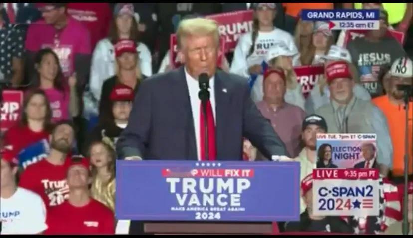 今天（北京时间11月5日）在密歇根州大急流城举行的最后一次竞选集会上，特朗普称美