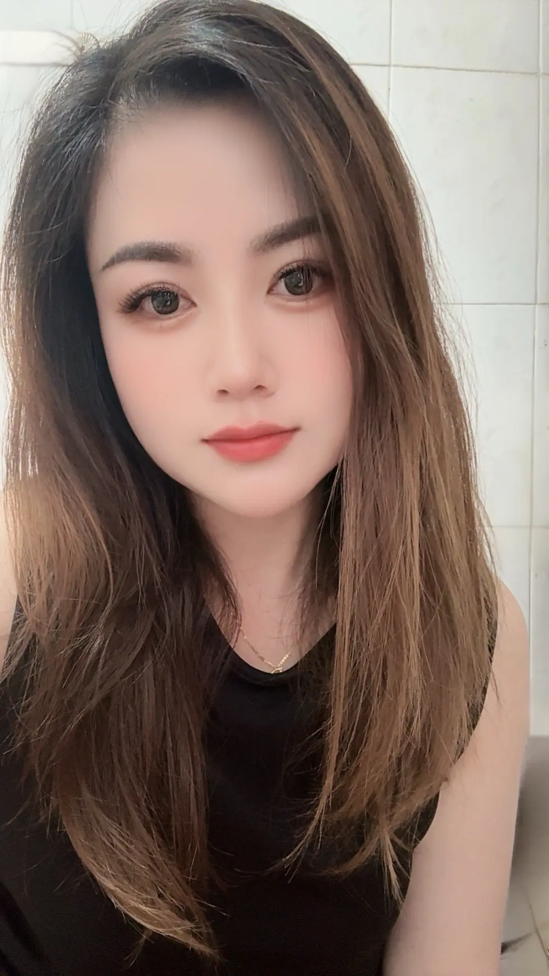 你看，我已留起了长发，我的意思是，时间没有等过谁！