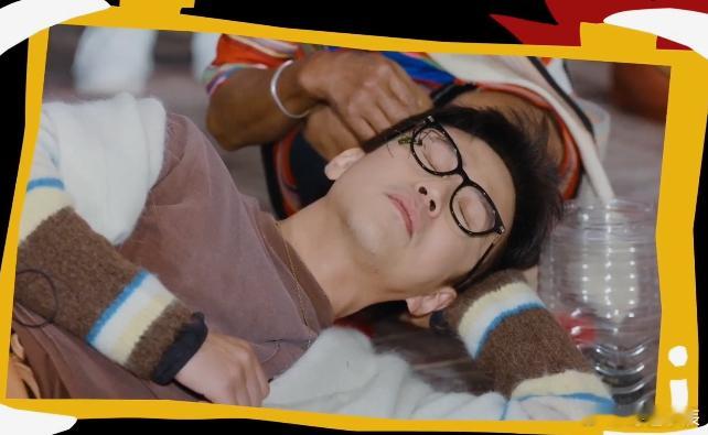 邓超superman变spiderman邓超把毒蜘蛛放在头上 超人没当成，直接进