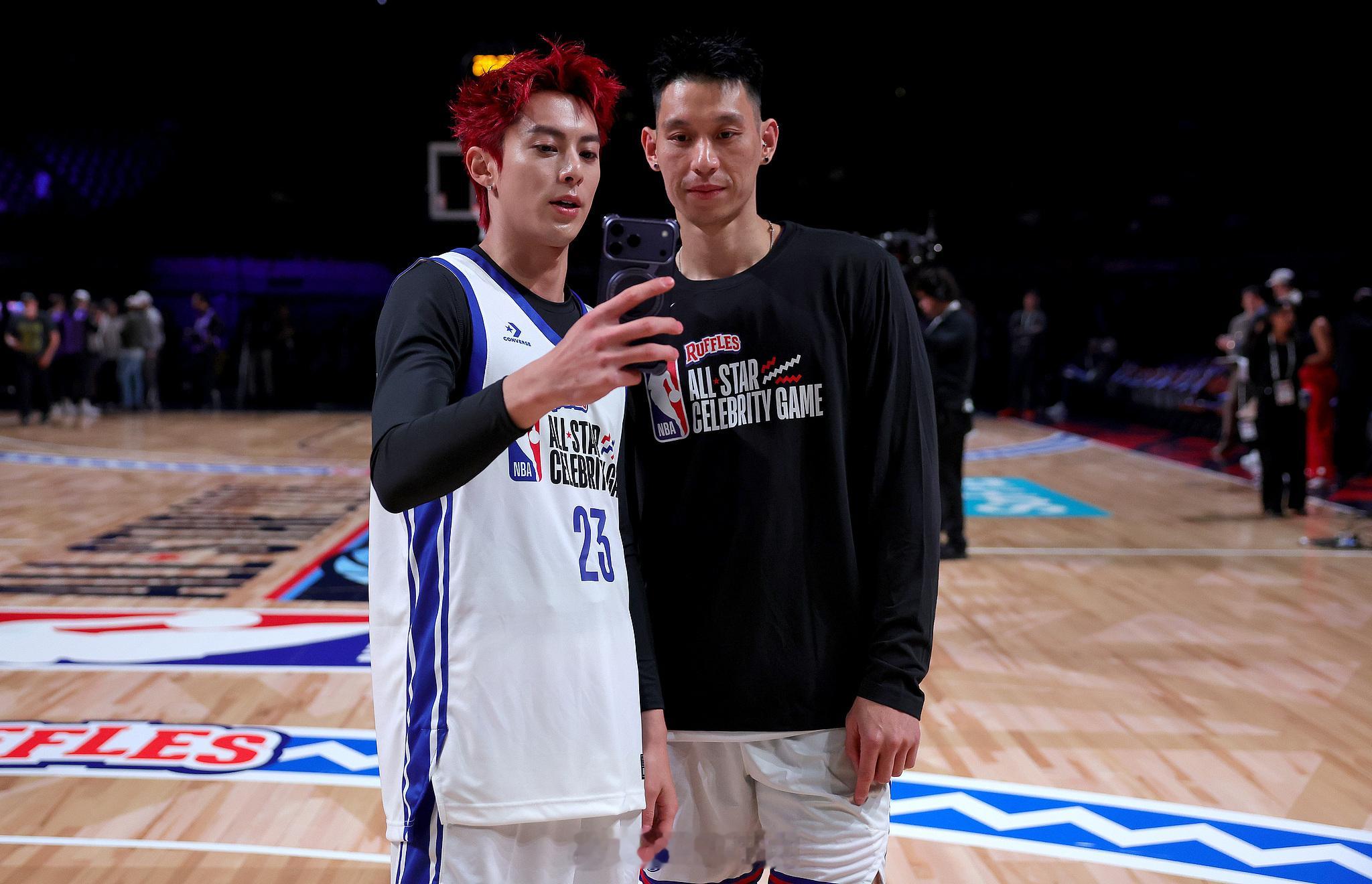 NBA全明星名人赛 在一定程度上，中国球员以后去打夏联什么的，就应该像王鹤棣这样