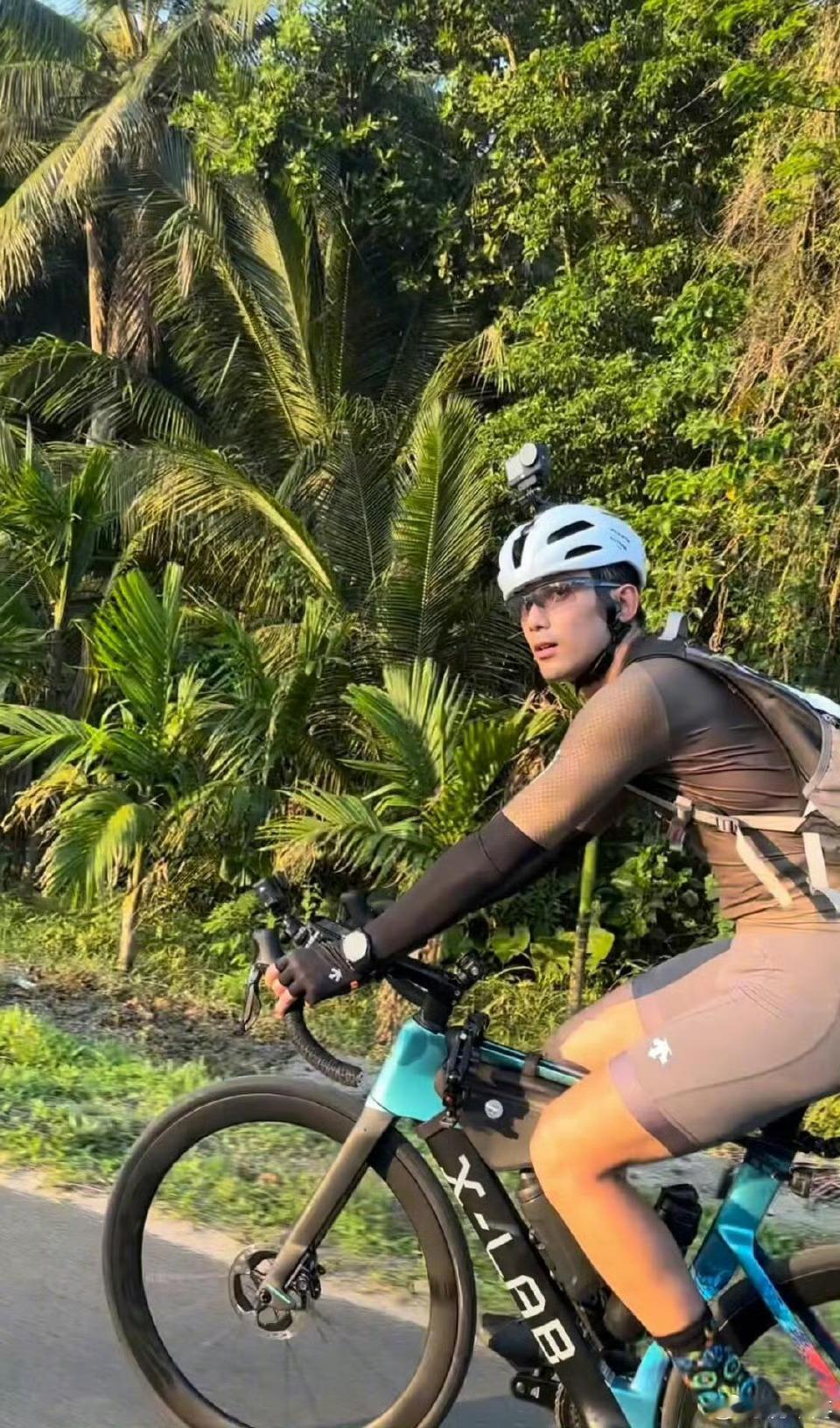 吴磊已完成公路车环海南岛骑行吴磊已完成环岛骑行天选热血运动番男主，好性感好健康好