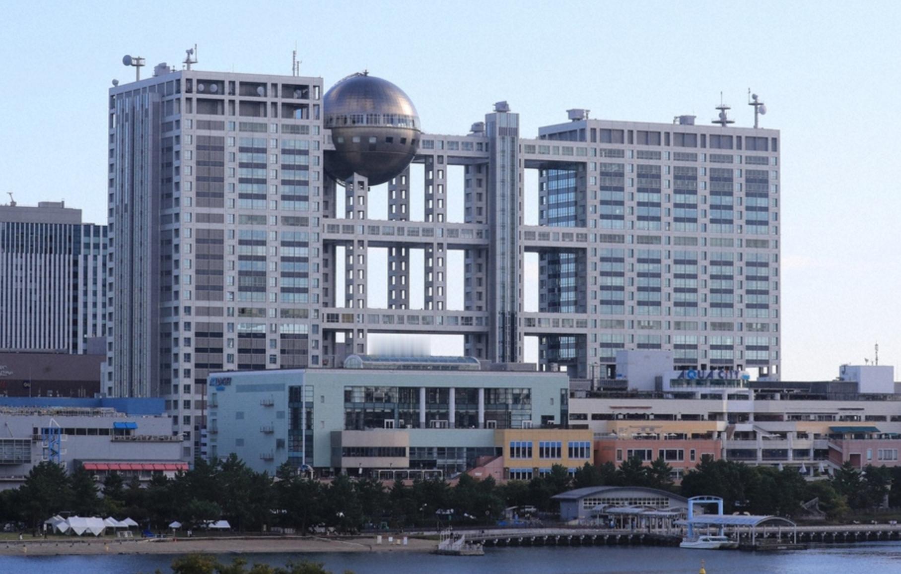 文春再曝佐藤二朗泄露桥本爱隐私？ 新证指向其骚扰行为升级8日，据《周刊文春》最新
