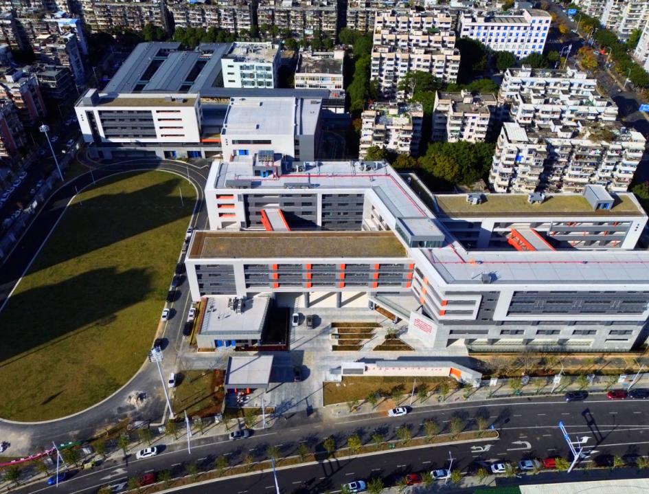 【地铁直达！福州一知名中学新校区今年9月投用】
2026年中考在即！福州多所学校
