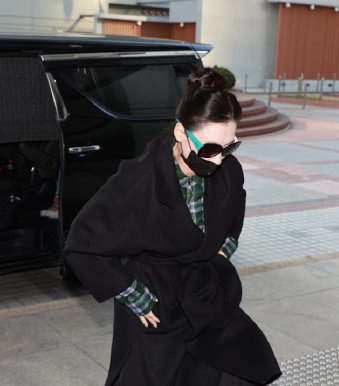 张柏芝否认收到前经纪公司电影剧本张柏芝否认收到前经纪公司电影剧本！面对前经纪公司