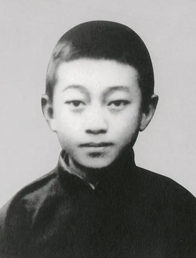 1921年，福州名手林贻堂和人下围棋，赌注是五块银元，占尽上风之时，一个7岁的小