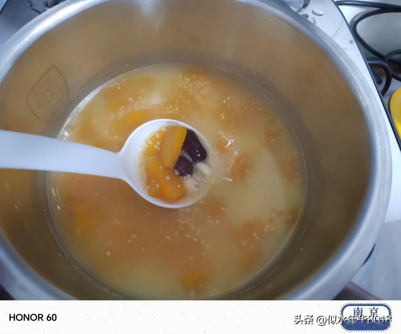 今天是2025年12月24日，南京市天气阴天，温度4～7℃。今天气象台发布了寒潮