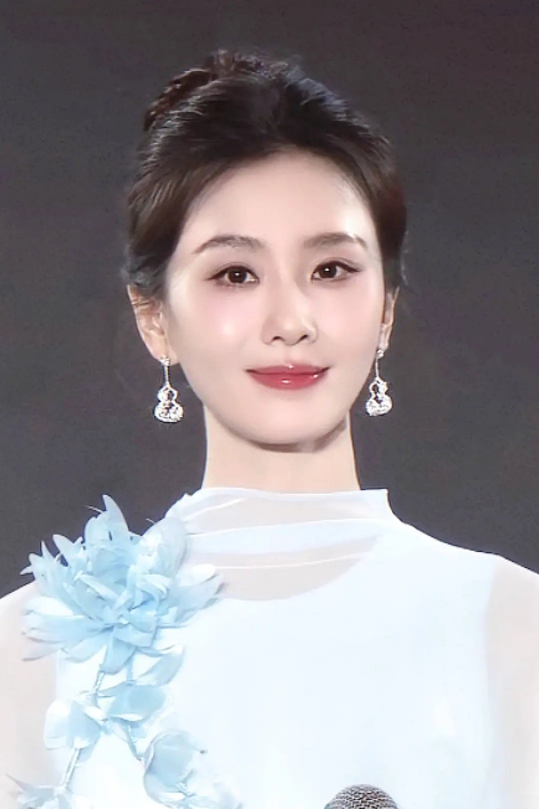 刘诗诗的状态也太好了，气质好出众，整个人看起来特别的温柔 