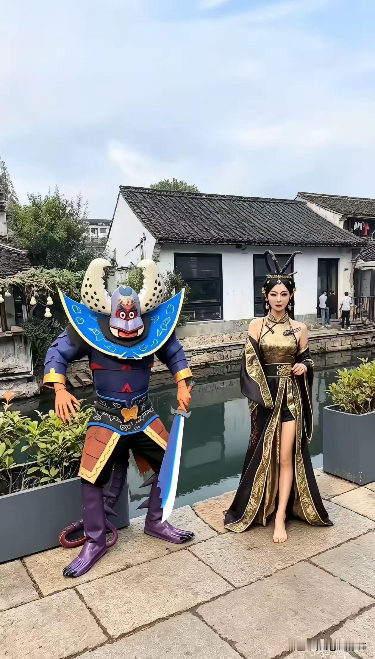 网友这波操作，
真的绝了。

绍兴书圣故里七只青葫芦火了之后，
各地游客涌来打卡