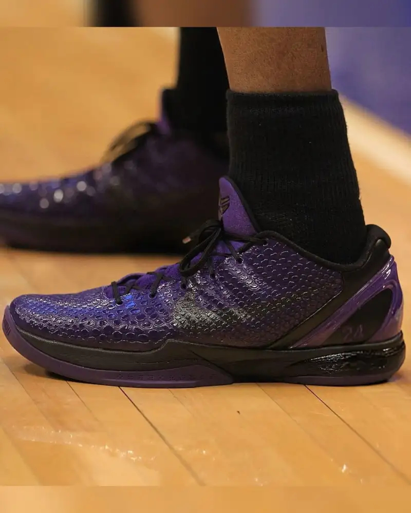 🏀近期，海外博主mambakixx在社交媒体发起了关于科比系列经典球鞋的话题讨