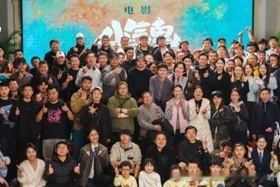 《小气鬼》很值得一看！它是6月下旬唯一的纯市井喜剧，档期上占尽优势。同期的《四渡