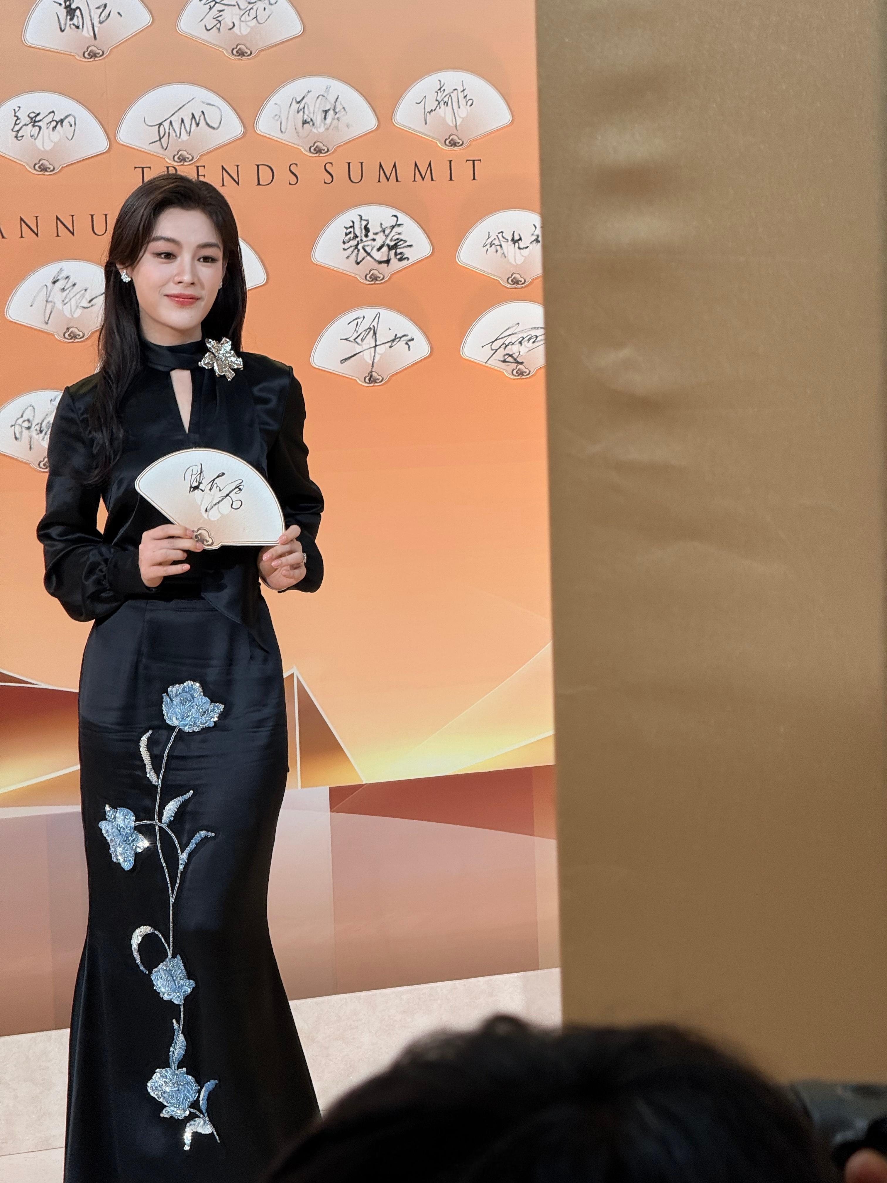 【陈丽君行走的中国风】陈丽君生图好美 今天时尚中国之夜，来看我们现场拍到的生图！