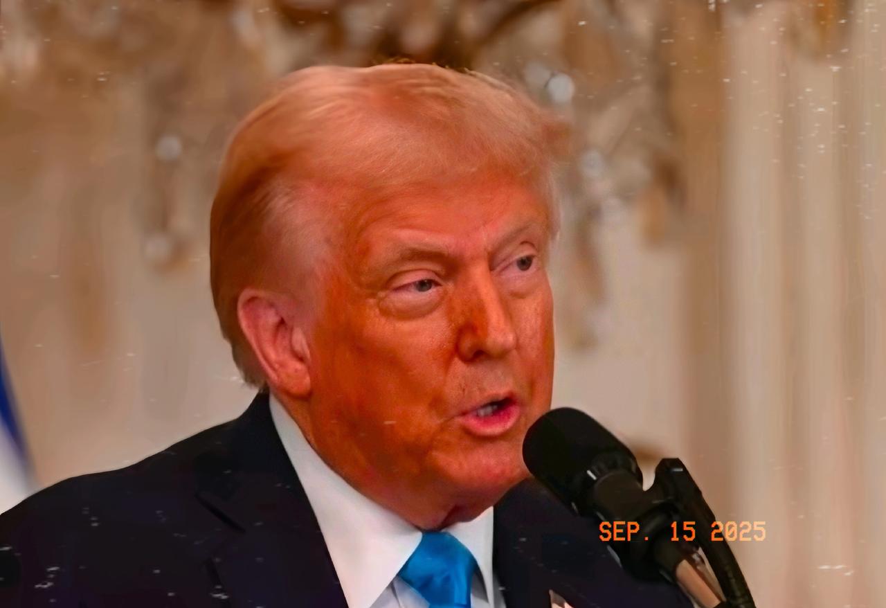 中国突然宣布了！当美国总统特朗普要求欧盟对中国加100%关税之际，万万没想到，中