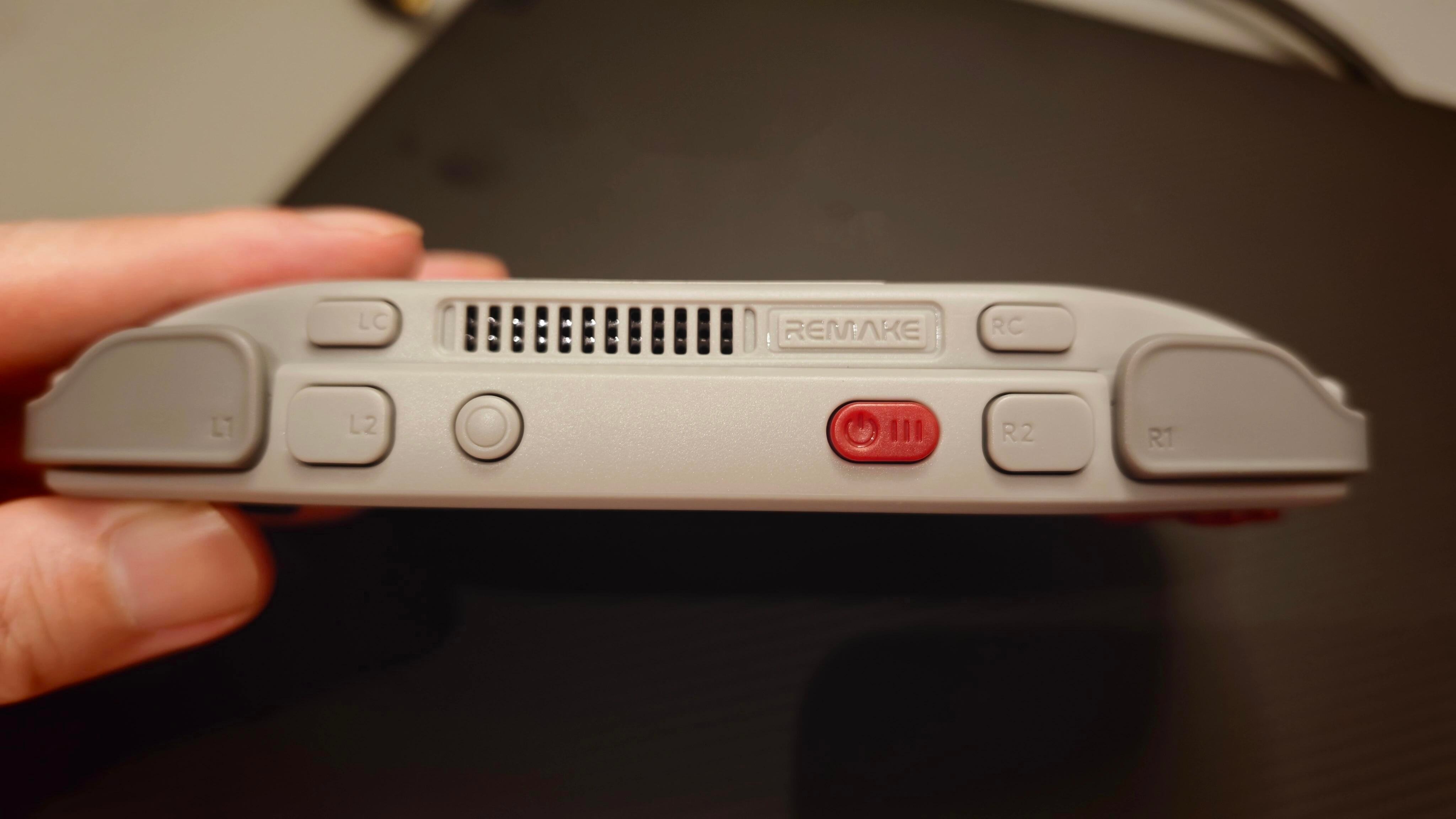 KONKR Pocket ADVANCE 掌机实测：复古外观藏全能玩法，怀旧党闭