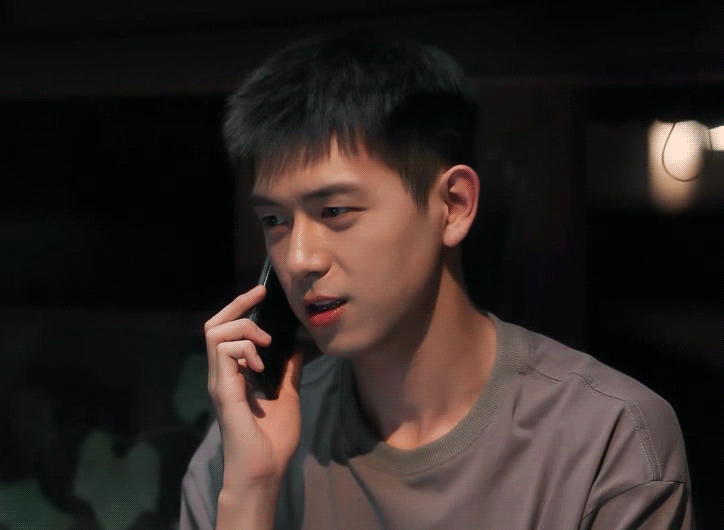 阿遥笑得好甜，我好爱[舔屏]李现你直播的时候，请使劲媚我[舔屏] 