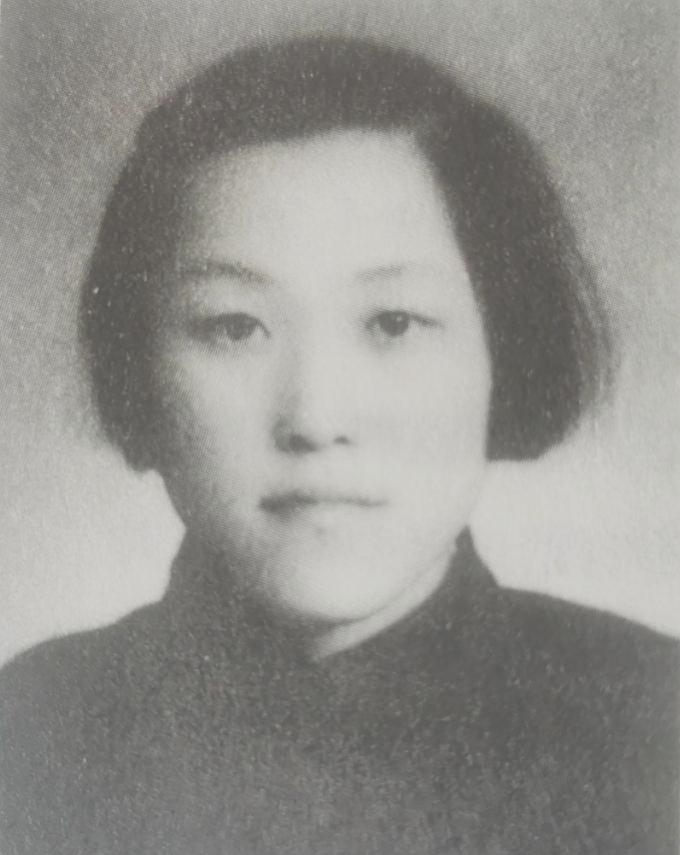 1971年，陕西一个老光棍图便宜，娶了小自己10岁又坐过牢房的女大学生，谁知，几