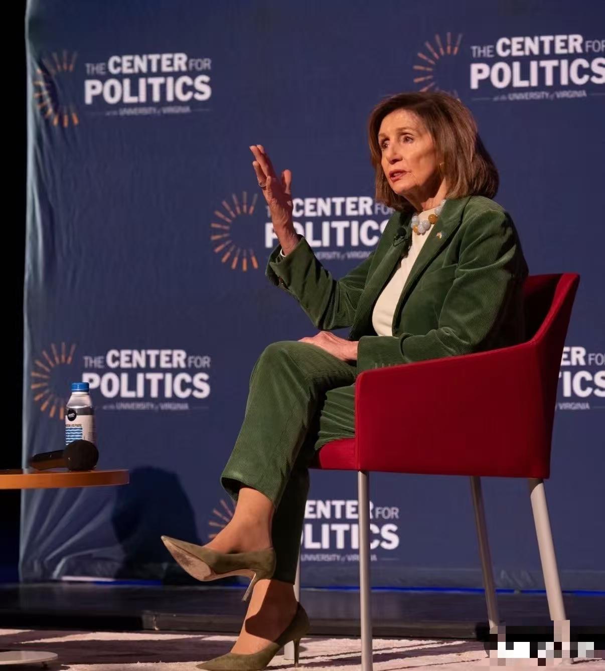 美国前众议长佩洛西昨天发文说：“特朗普总统决定对伊朗发动军事行动，这开启了另一场