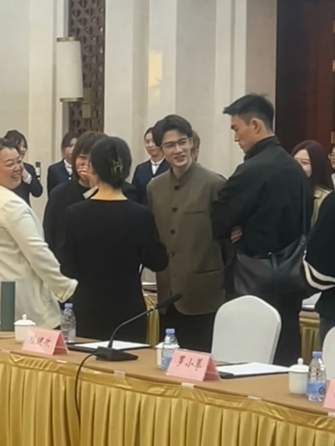 好喜欢这个笑[跪了][跪了][跪了] ​​​