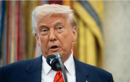 [下雨]强行和谈，特朗普怂了。

特朗普自导自演“美伊和谈”，变脸比川剧还快，最