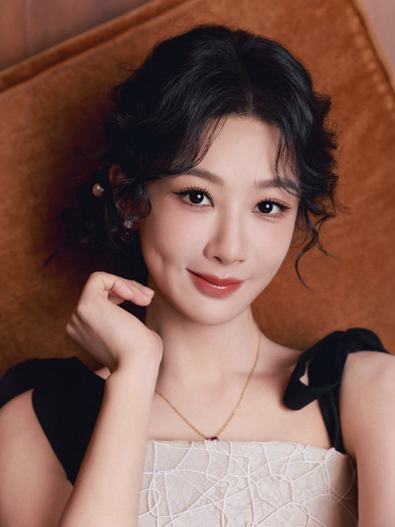 杨紫  🍇杨紫🍇杨紫玉兰花开君再来🍇杨紫董竹君🍇是如何被你动摇了心跳 想