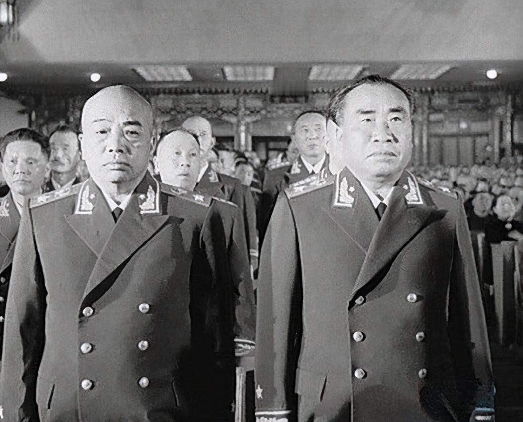 1955年为何最初只评选出55位上将，后来却增加到57位，两位新增上将又是谁呢？