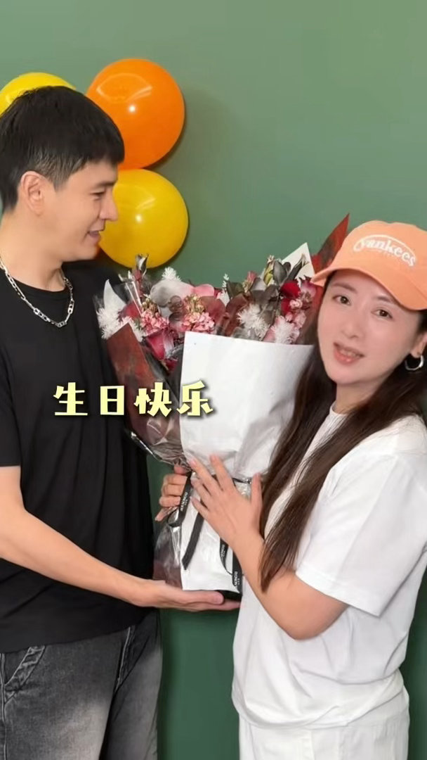 小李琳收工第一件事是给经超庆生 救命！内娱真夫妻的糖就是最好嗑的！小李琳刚收工就