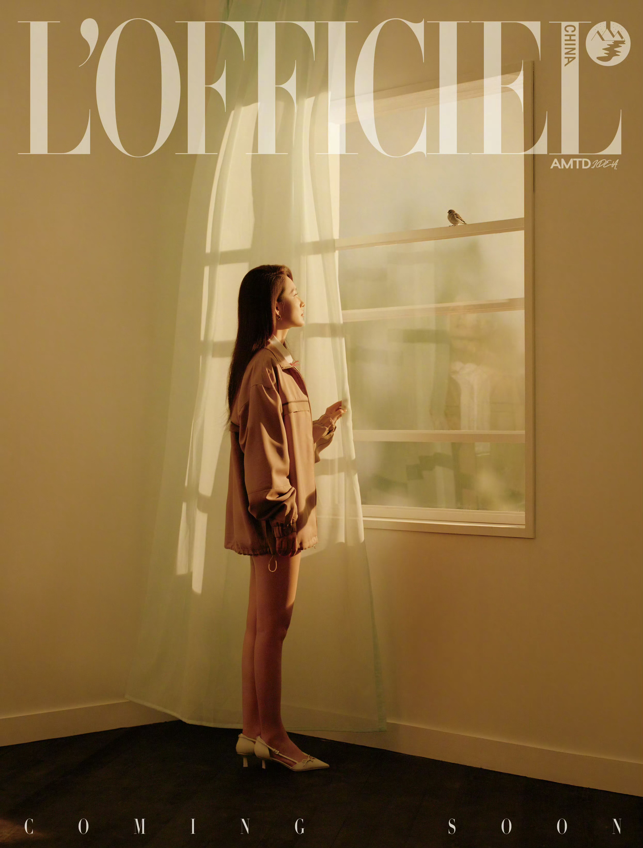 四登 L'OFFICIEL ，来自李沁的新封面 ，即将亮相时装五月新刊 ，正式拉