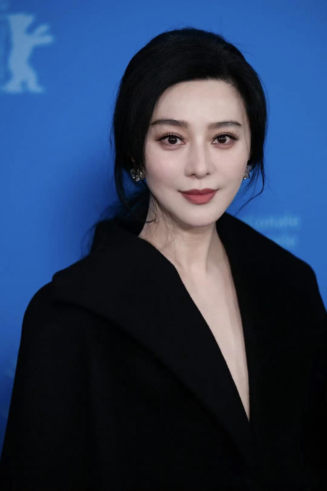 真美女无惧高清生图。