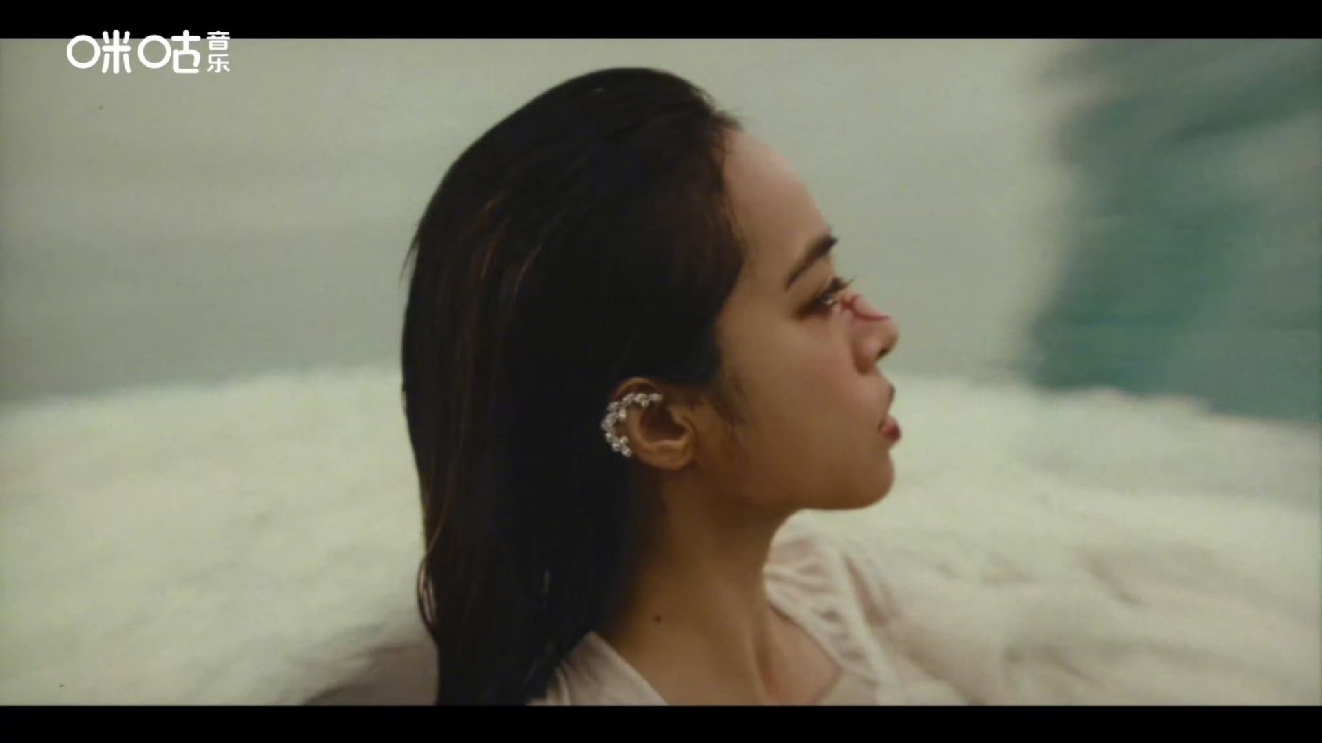 蔡依林这次的fishlove异域造型太让人惊艳了！充满张力的设计融合了海洋元素与