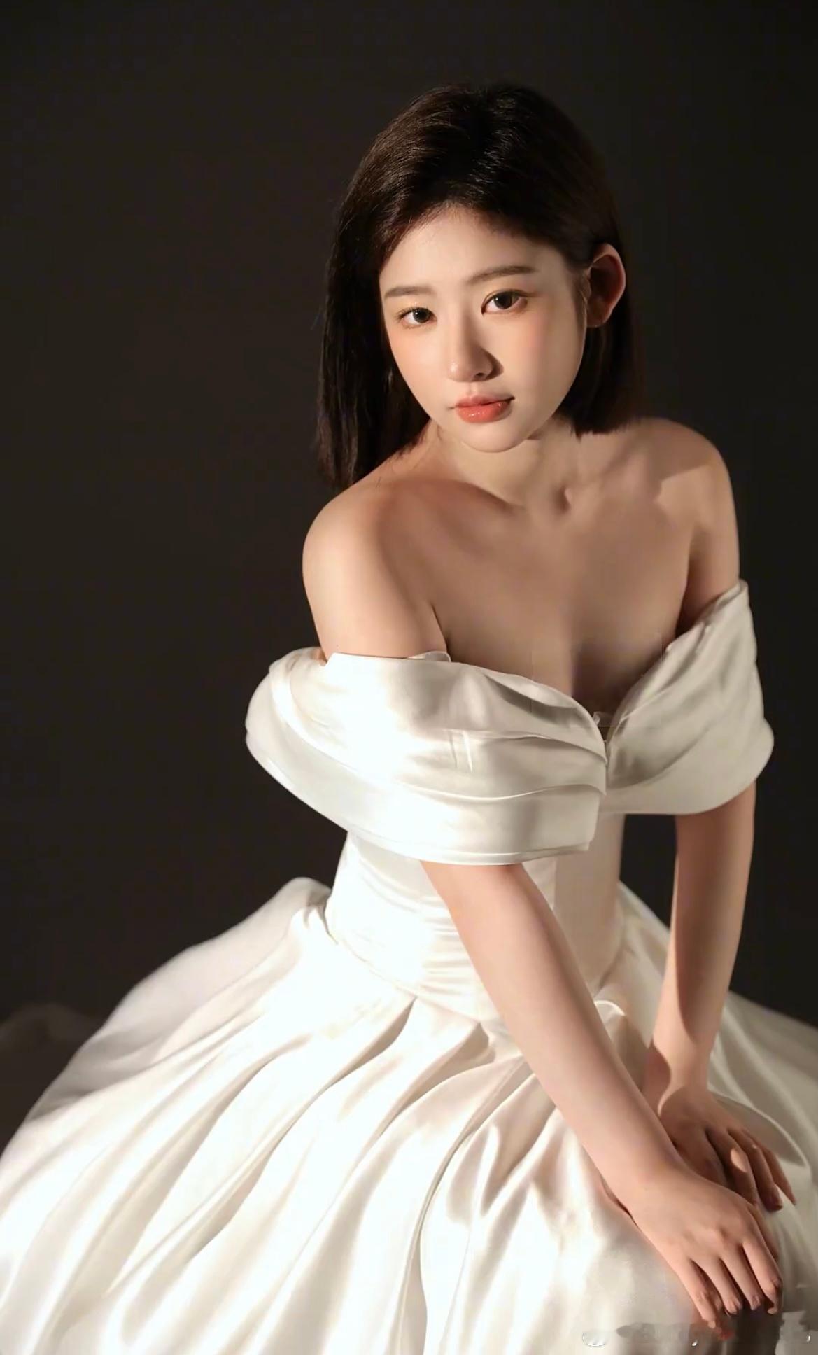 #黄一鸣没有好好坐月子# 黄一鸣没有好好坐月子，坐月子第十天就离开家去挣钱了！#