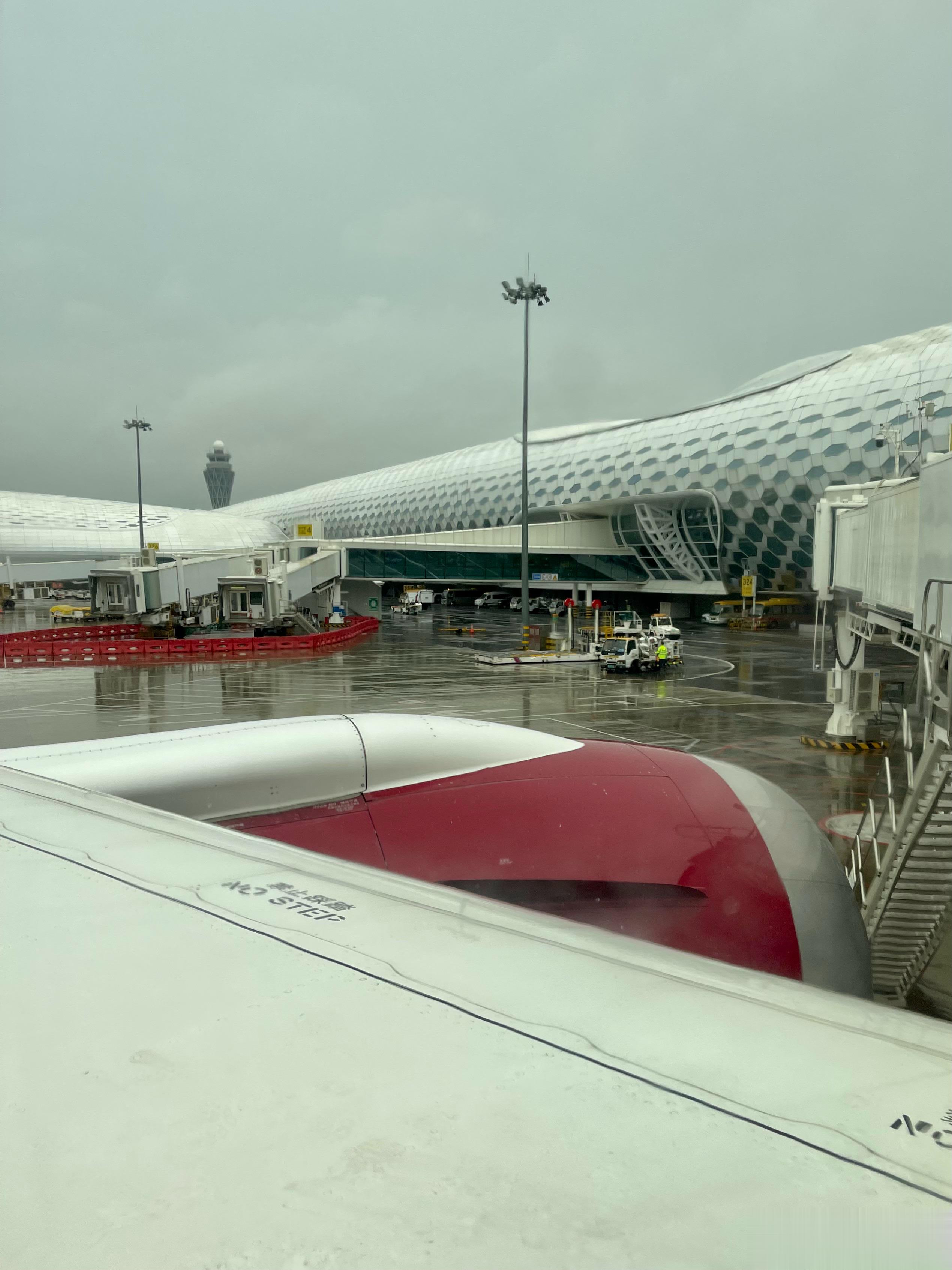 从抵达机场到坐上飞机只用了不到15分钟，深圳机场的“易安检”还是很好用的[goo