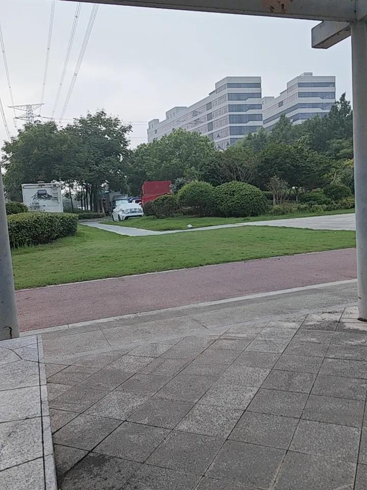 人过50，最怕的不是穷，是半夜醒、腿抽筋、血管堵！

前半生拿命换钱，后半生拿钱